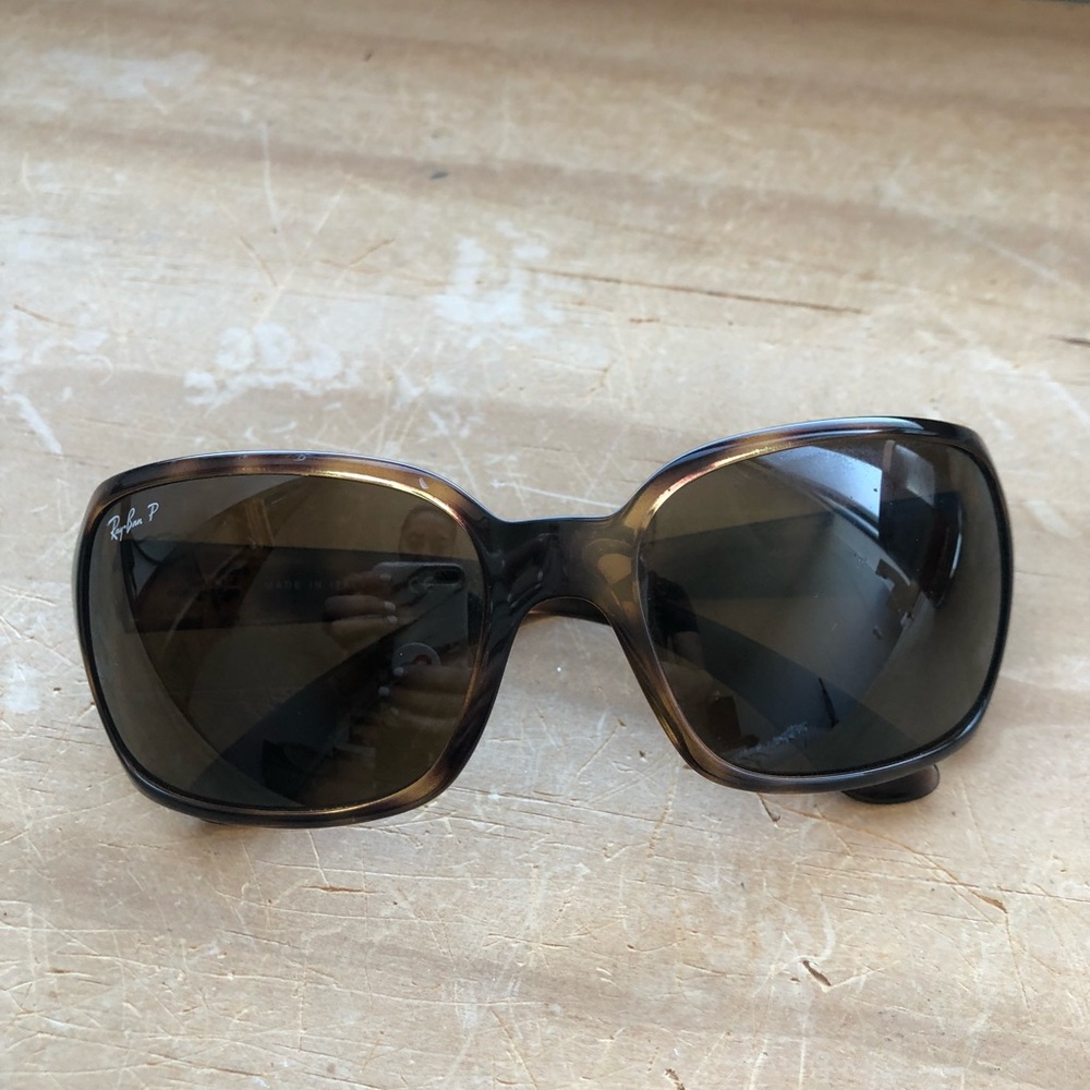 Polarized and authentic Ray Bans!